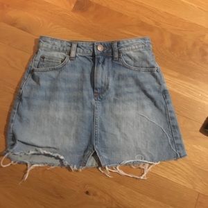 Super cute denim skirt!